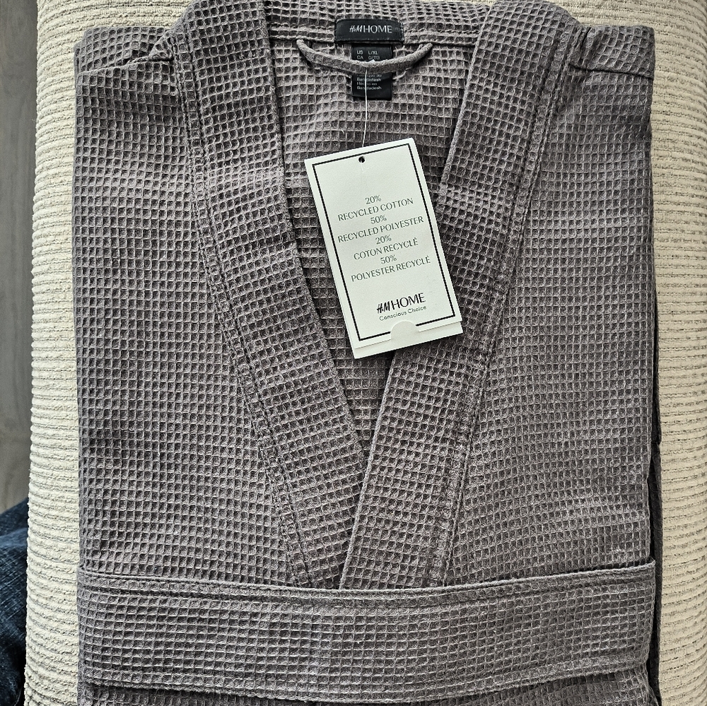 H&M Gray Waffle Knit Robe. L/XL